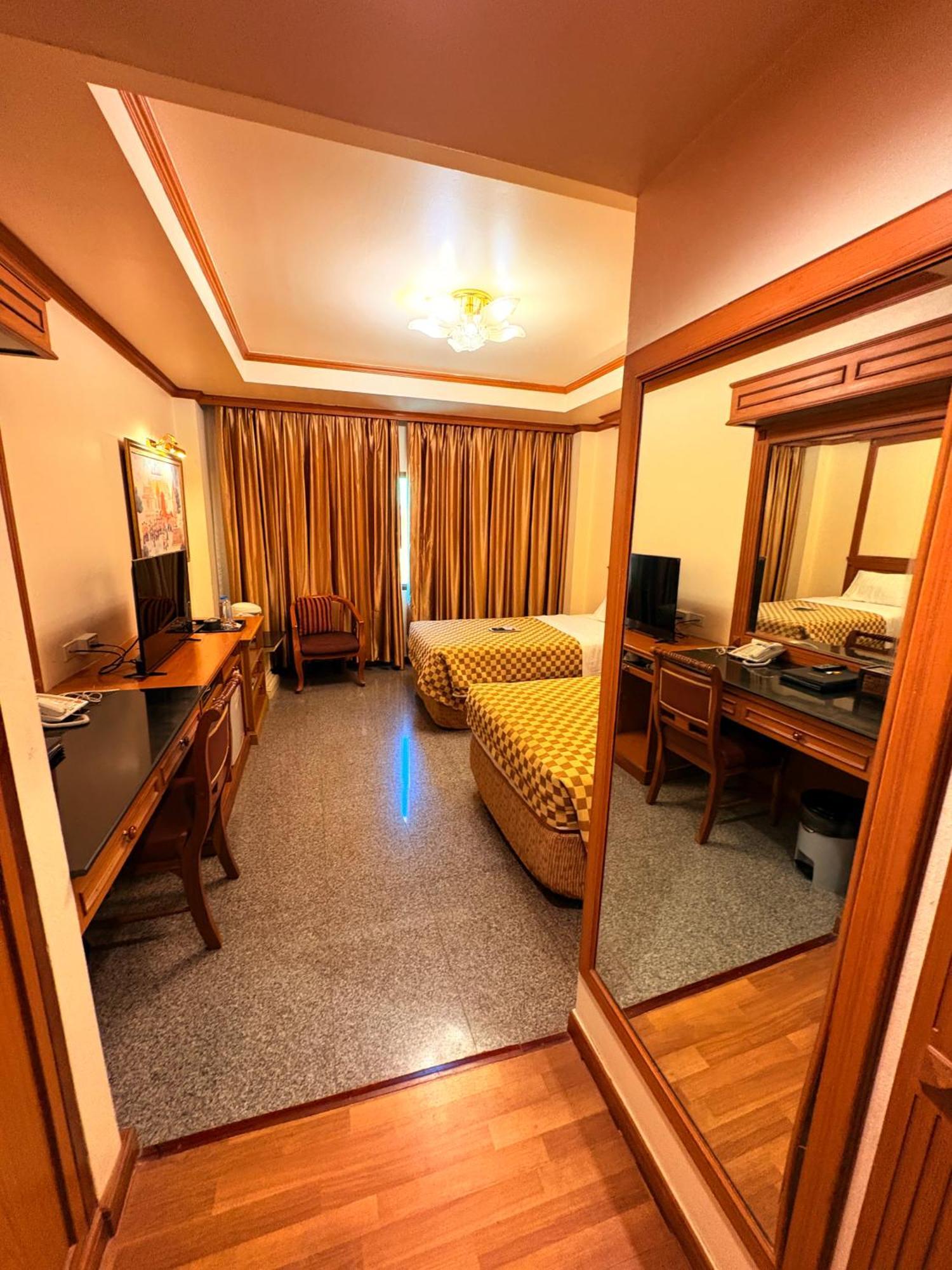 Taksilahotel Mahaszarakham Kültér fotó