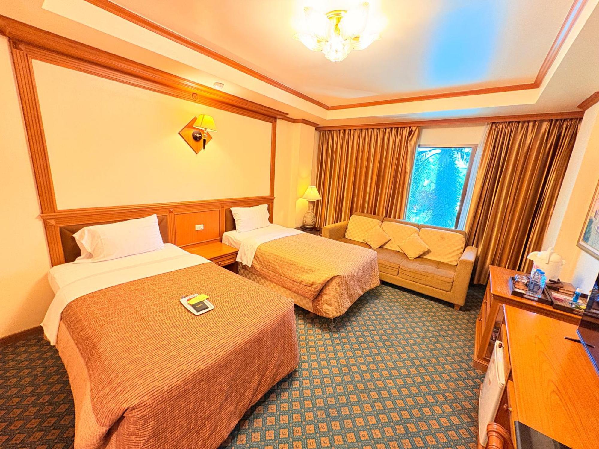 Taksilahotel Mahaszarakham Kültér fotó