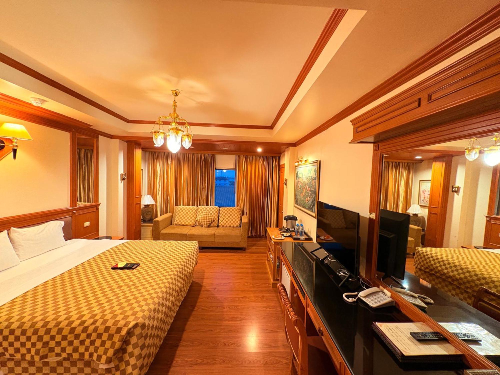 Taksilahotel Mahaszarakham Kültér fotó